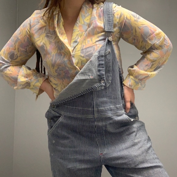 Vintage 1970s Pastel Floral Women’s Button Down - Picture 9 of 9